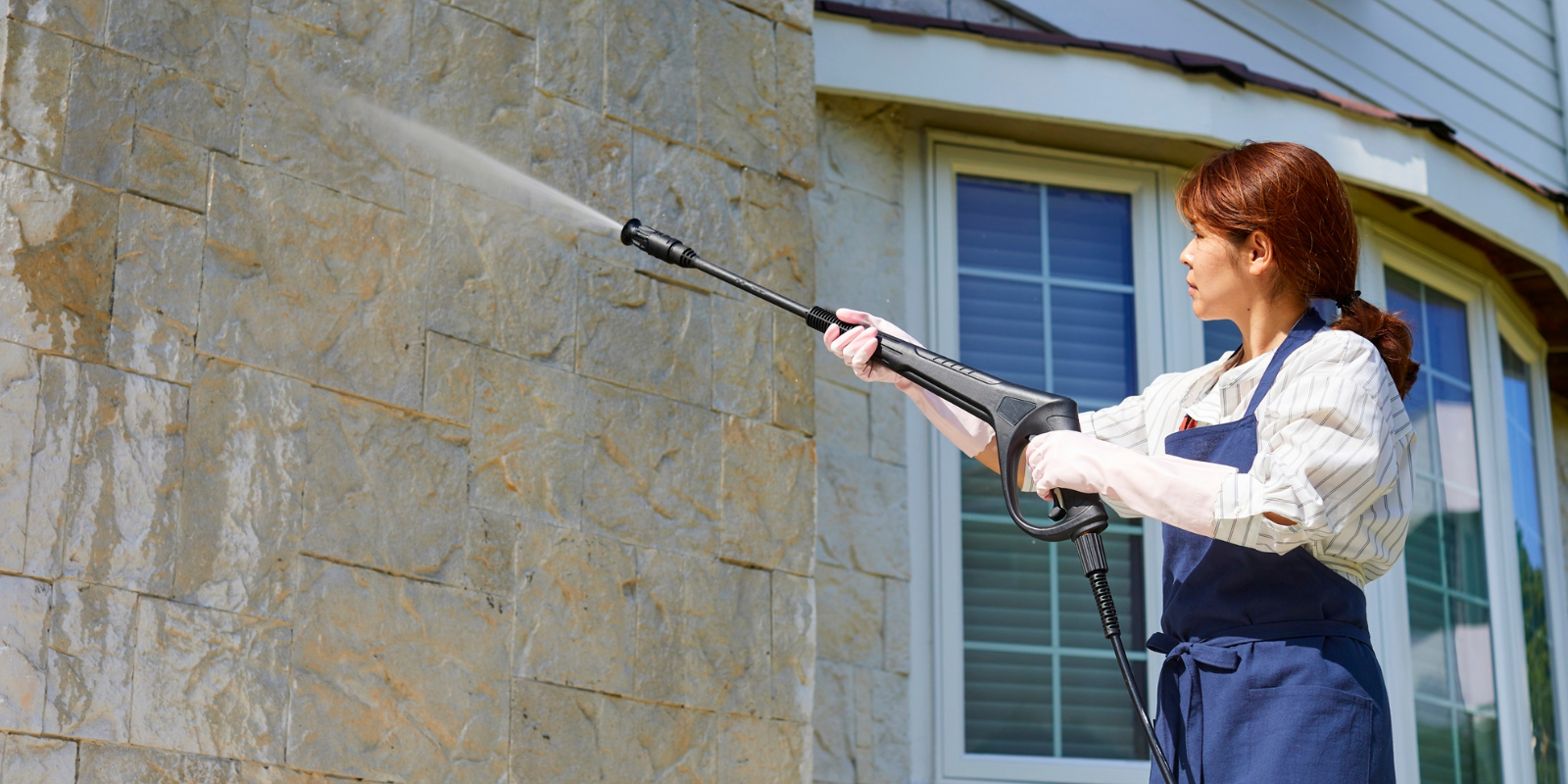 Soft Washing vs Pressure Washing: What’s Best for Your Home?