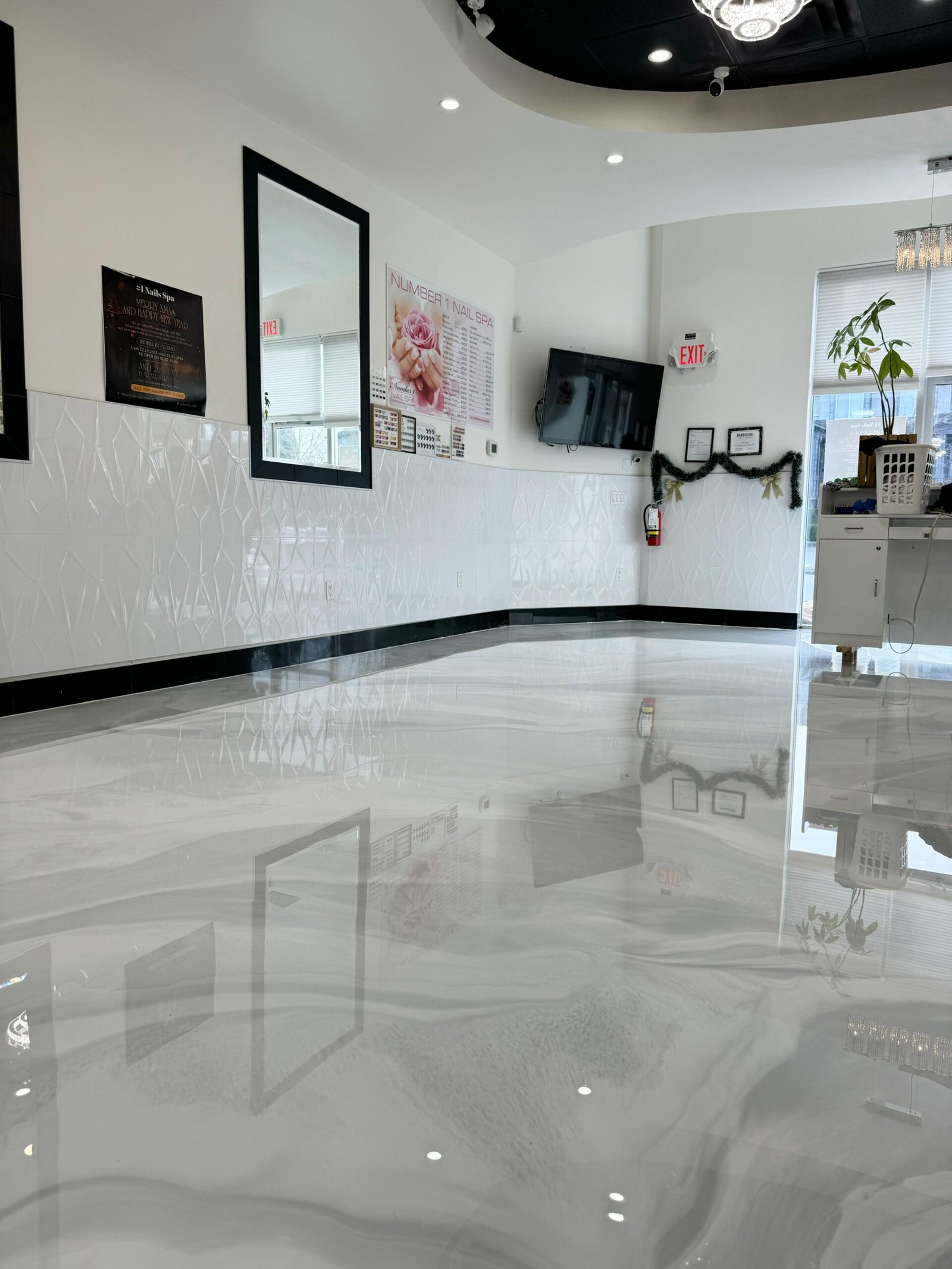 hero-metallic-epoxy-floor-options-vancouver-scaled.jpg